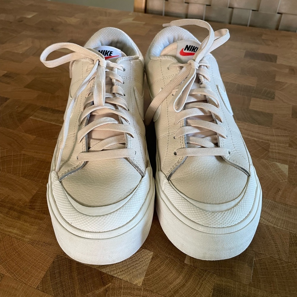 Nike Court Legacy Lift